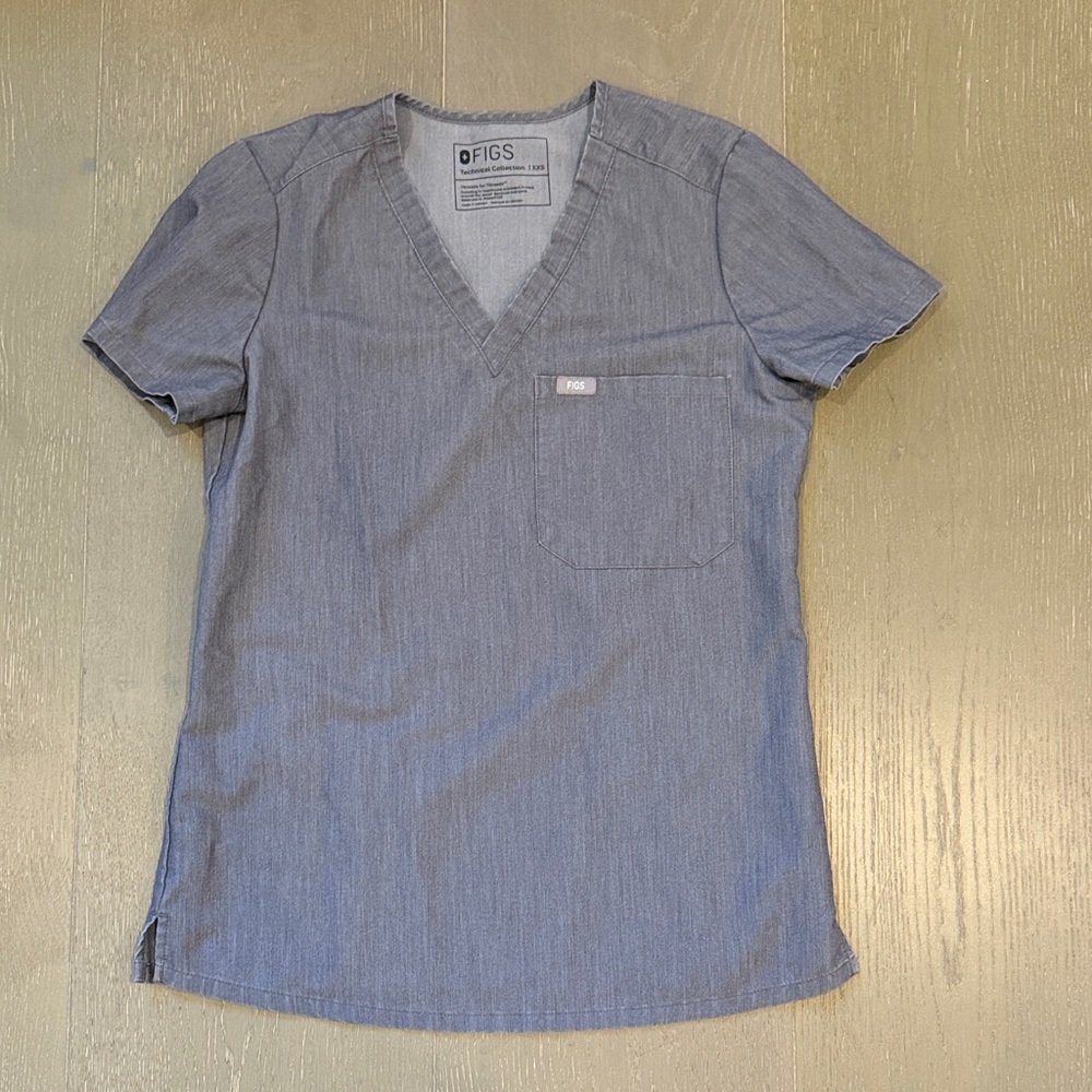 Figs women’s graphite Catarina scrub top